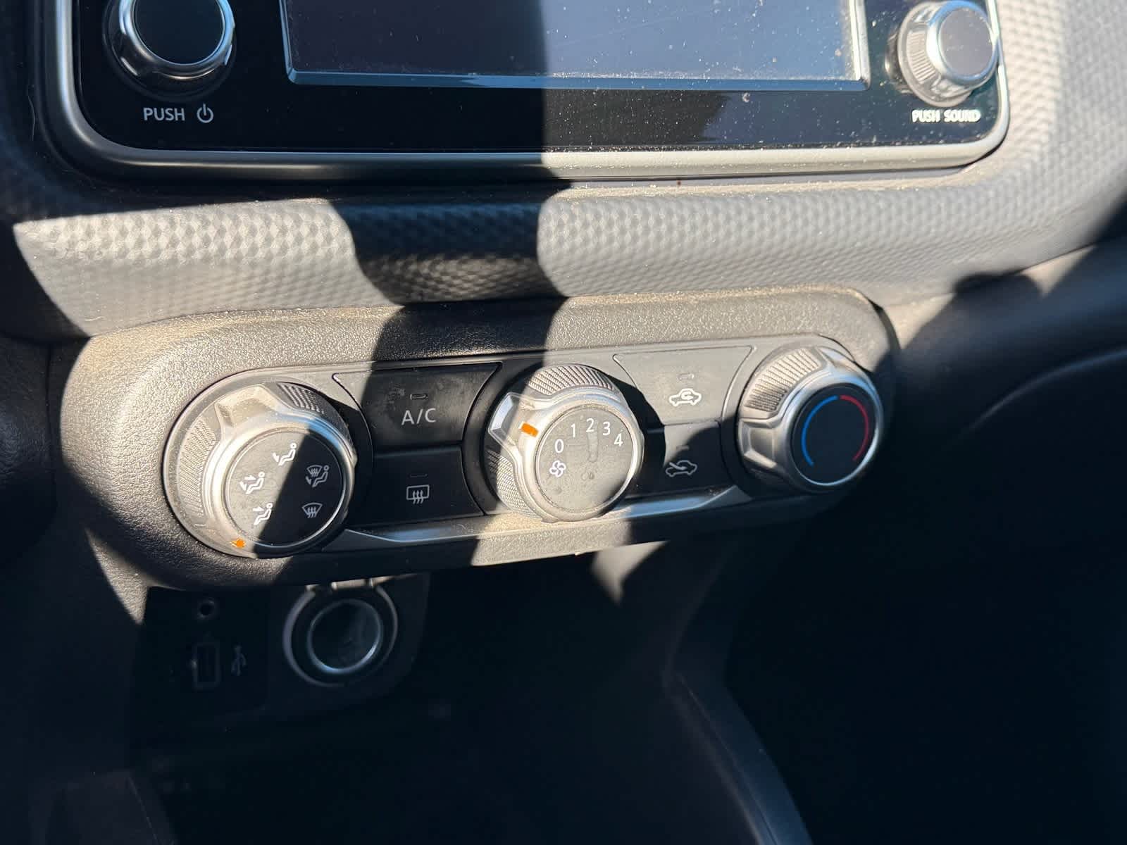 Thumbnail: 2023 Nissan Kicks - 9