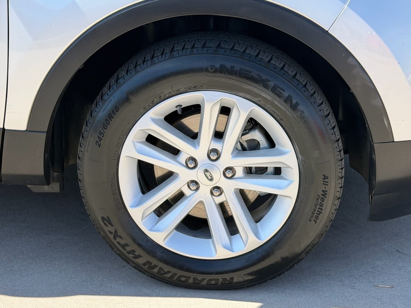 Thumbnail: 2015 Ford Explorer - 9