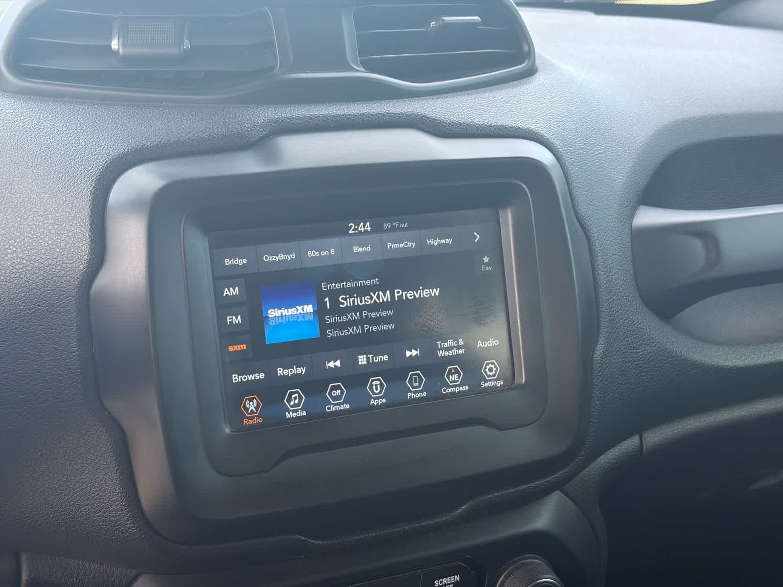 Thumbnail: 2019 Jeep Renegade - 21