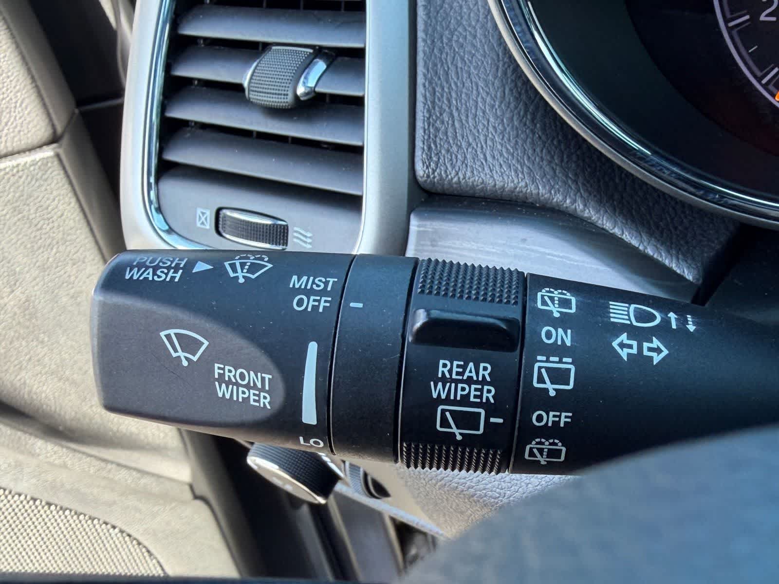 Thumbnail: 2019 Jeep Grand Cherokee - 17