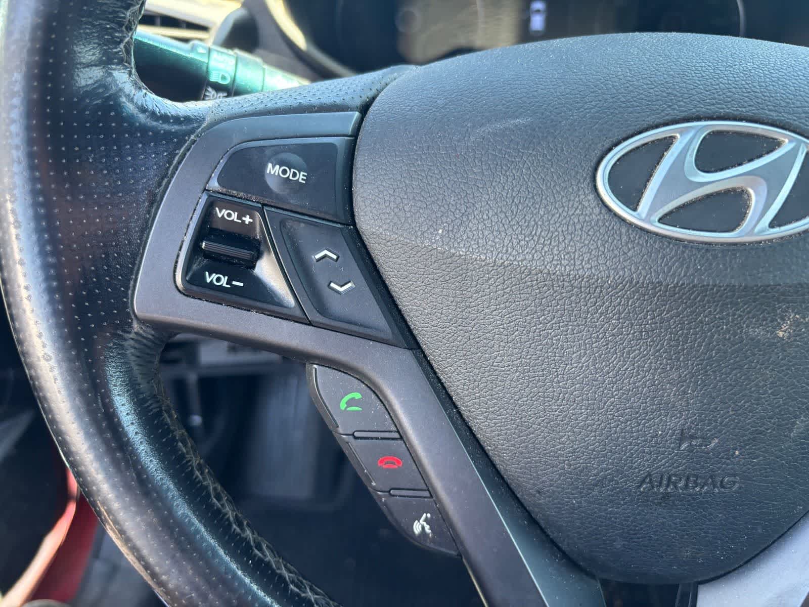 Thumbnail: 2017 Hyundai Veloster - 16