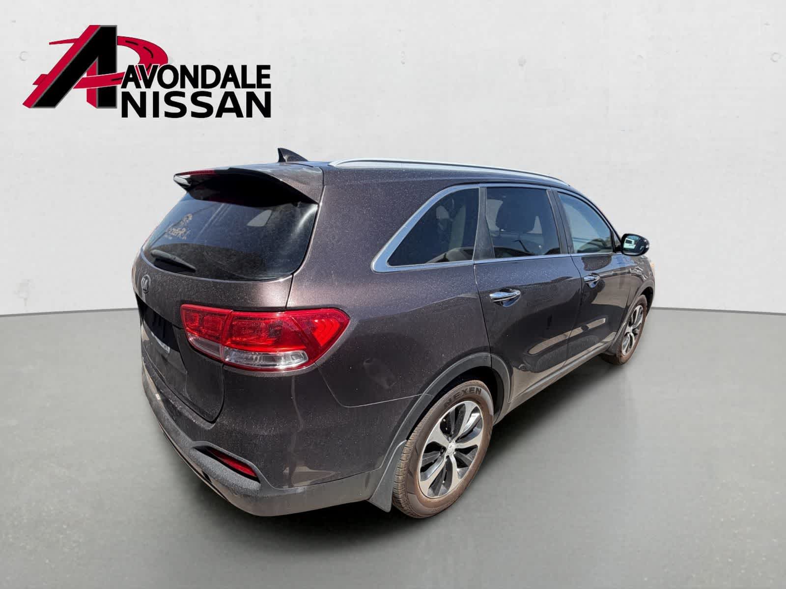 Thumbnail: 2017 Kia Sorento - 3