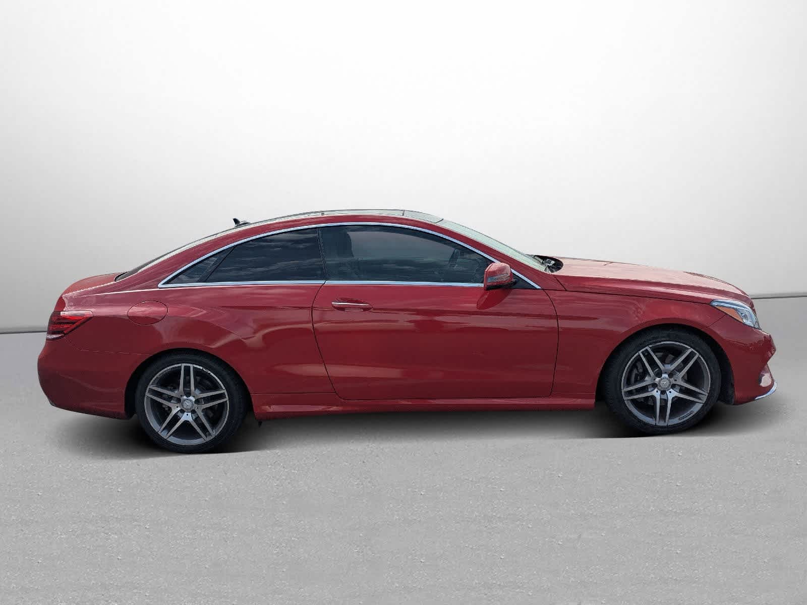 Thumbnail: 2016 Mercedes-Benz E-Class - 6