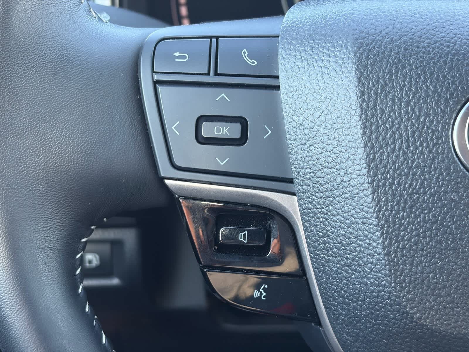 Thumbnail: 2025 Toyota Camry - 21