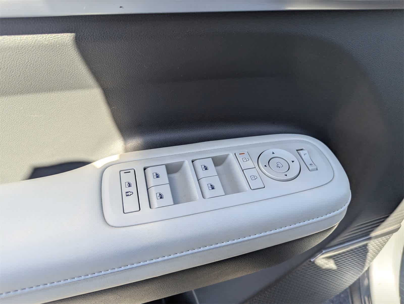 Thumbnail: 2024 Hyundai Santa Fe - 26