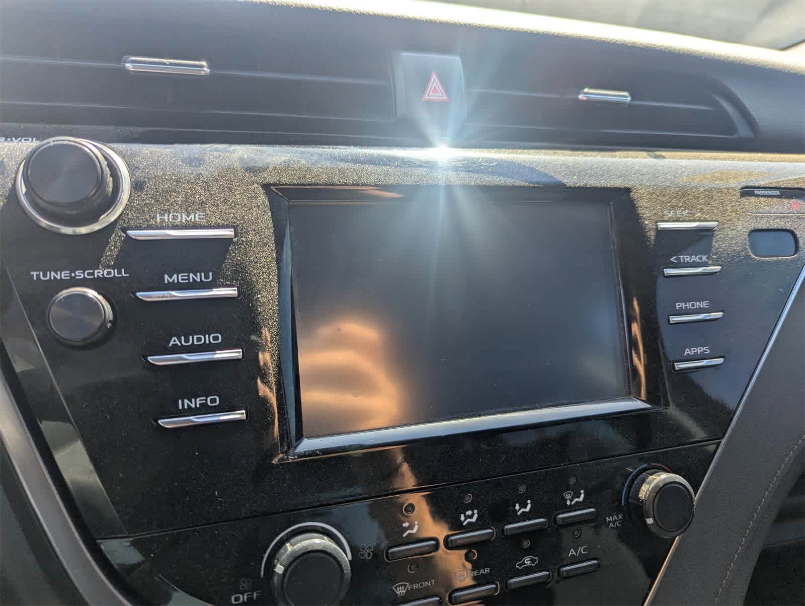 Thumbnail: 2018 Toyota Camry - 10