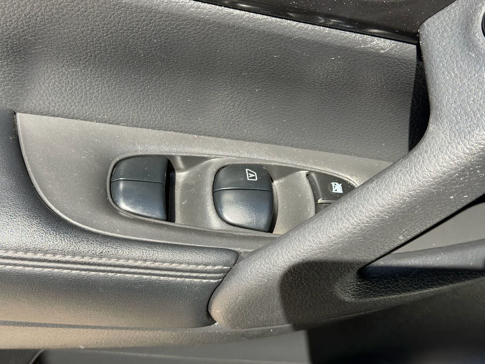 Thumbnail: 2020 Nissan Rogue - 12