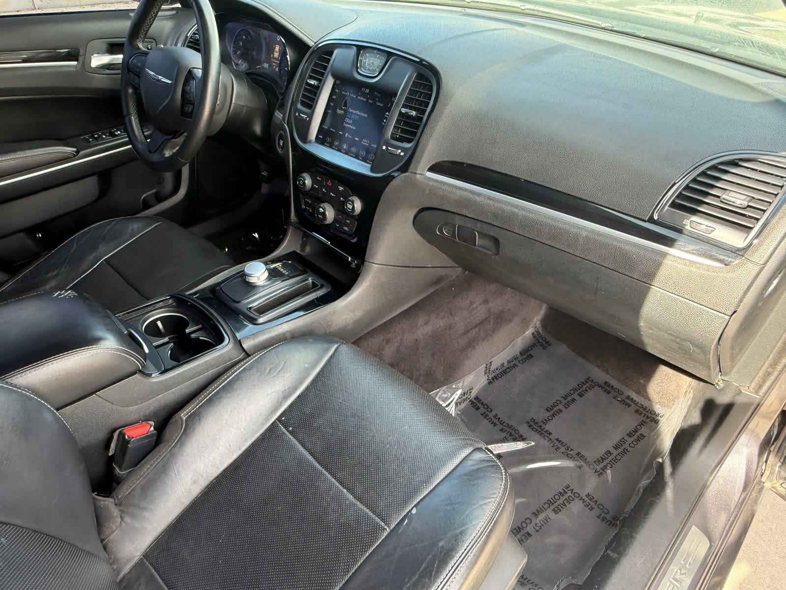 Thumbnail: 2018 Chrysler 300 - 29