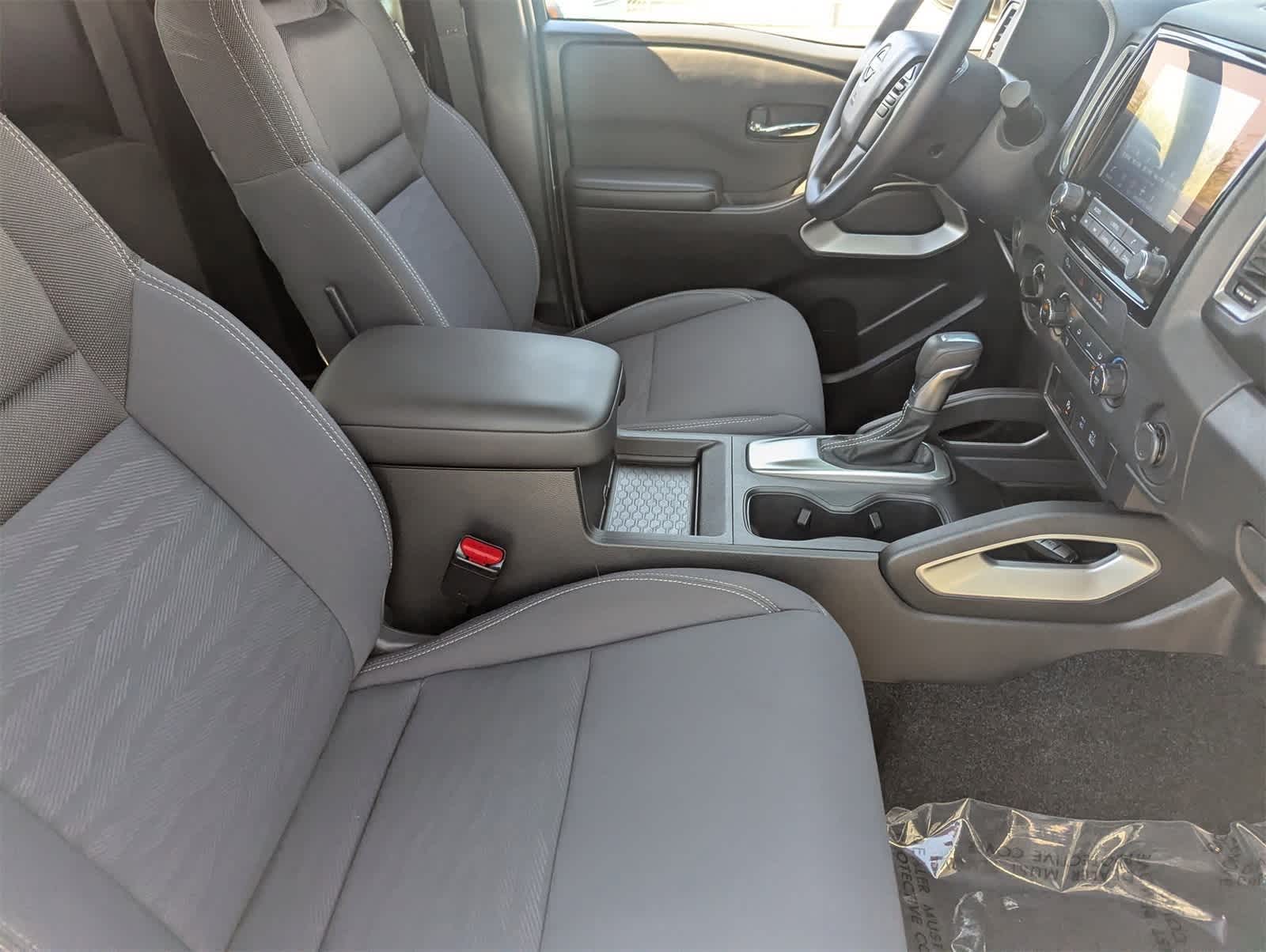 Thumbnail: 2024 Nissan Frontier - 12