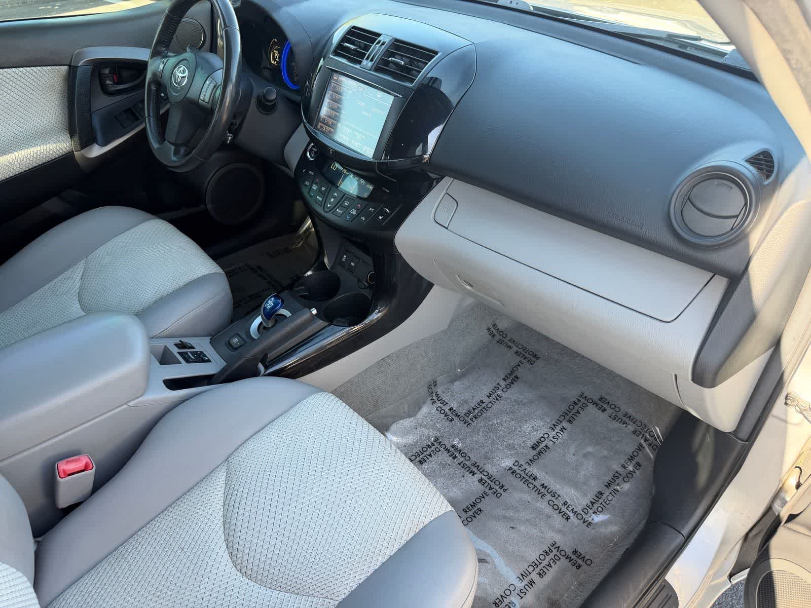 Thumbnail: 2014 Toyota RAV4 - 11