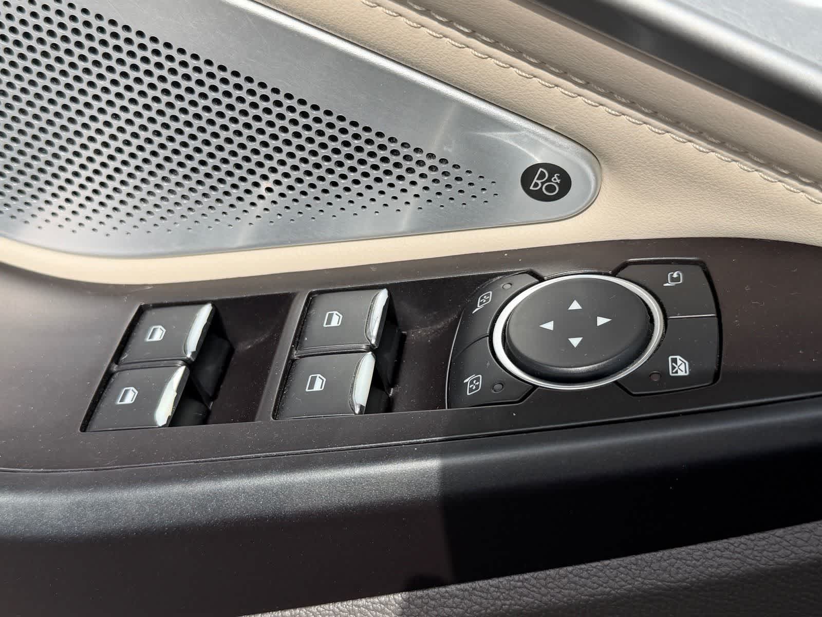 Thumbnail: 2020 Ford Explorer - 12