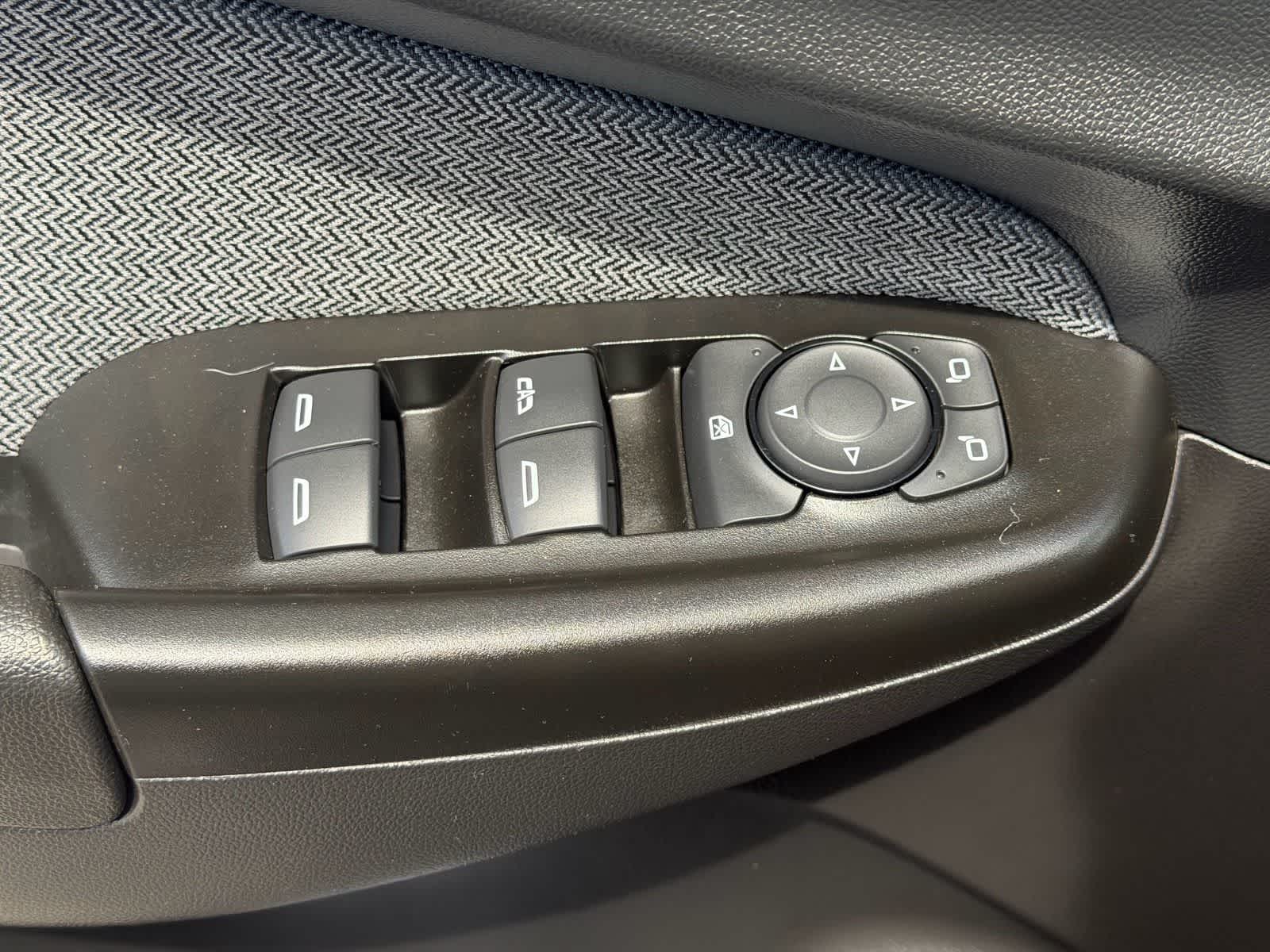 Thumbnail: 2023 Chevrolet TrailBlazer - 16