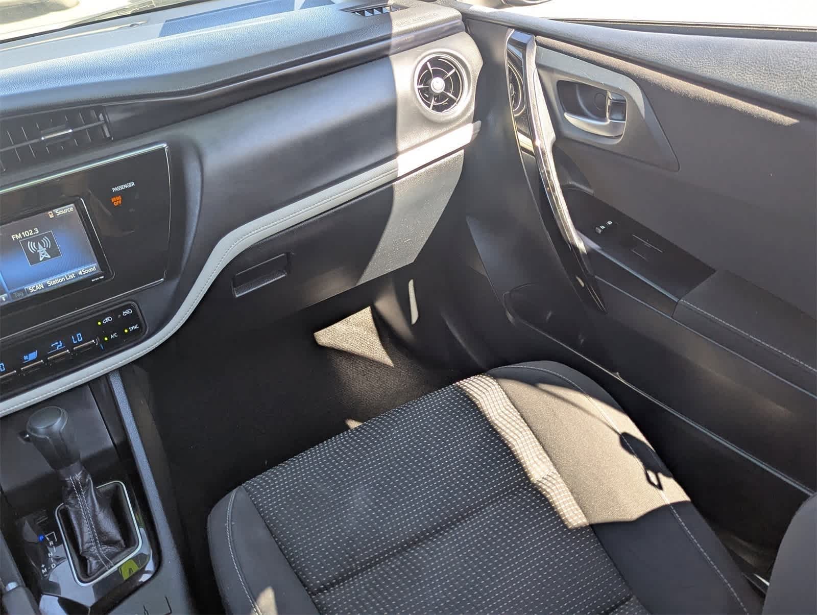 Thumbnail: 2017 Toyota Corolla iM - 19