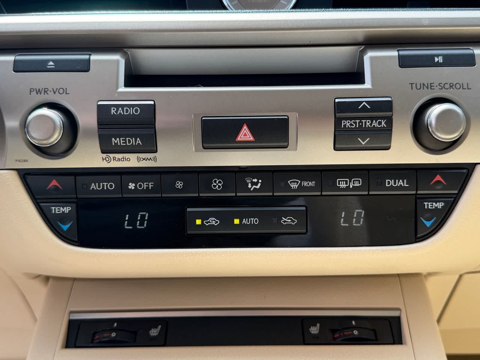 Thumbnail: 2013 Lexus ES - 28