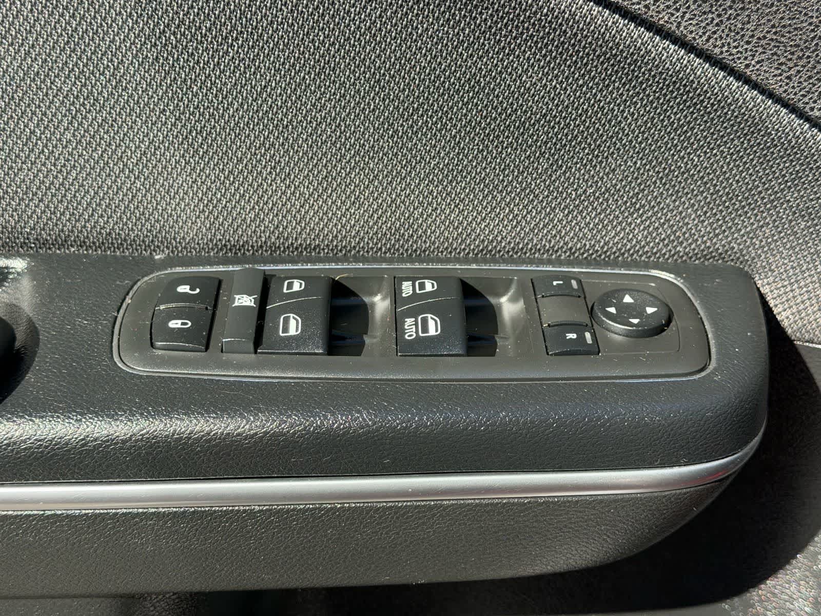 Thumbnail: 2017 Dodge Charger - 13