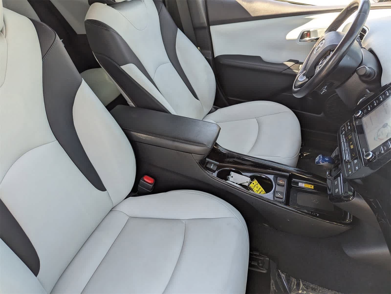 Thumbnail: 2022 Toyota Prius - 12