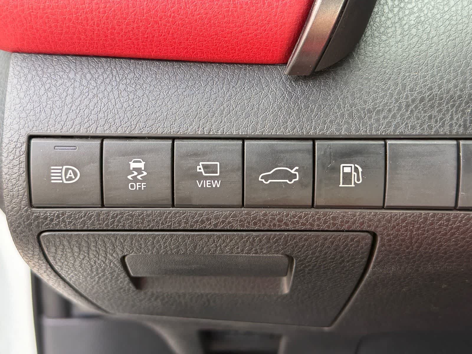Thumbnail: 2018 Toyota Camry - 16