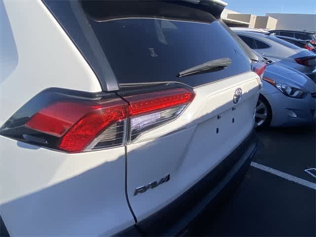 Thumbnail: 2019 Toyota RAV4 - 3