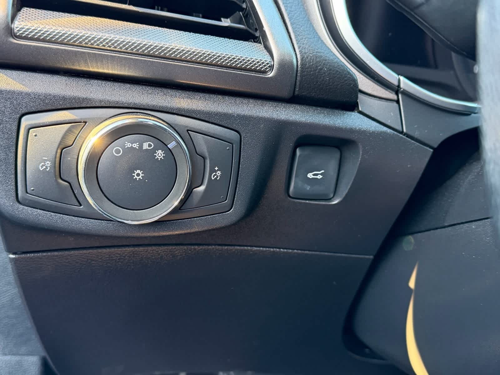 Thumbnail: 2017 Ford Fusion - 18