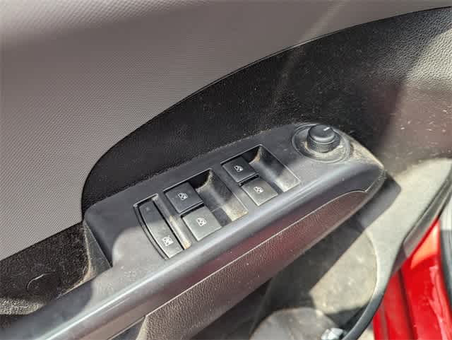 Thumbnail: 2018 Chevrolet Sonic - 15