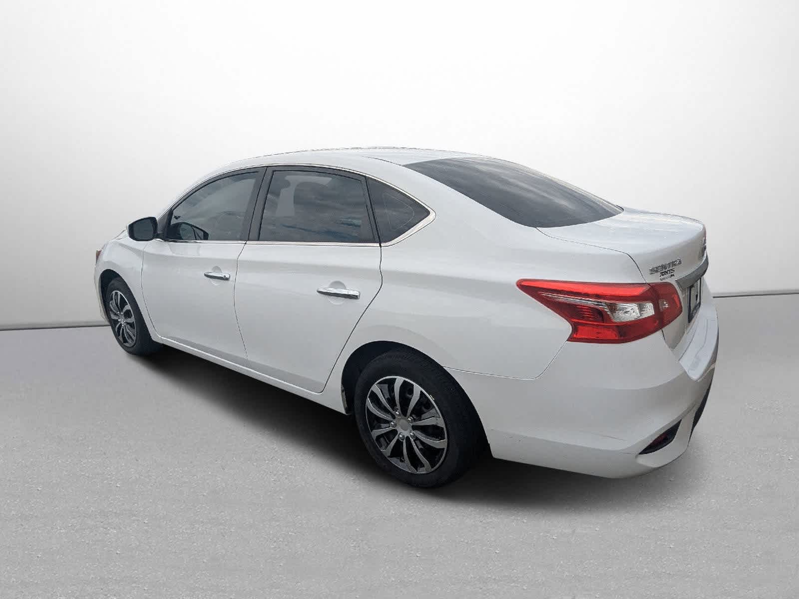 Thumbnail: 2019 Nissan Sentra - 3