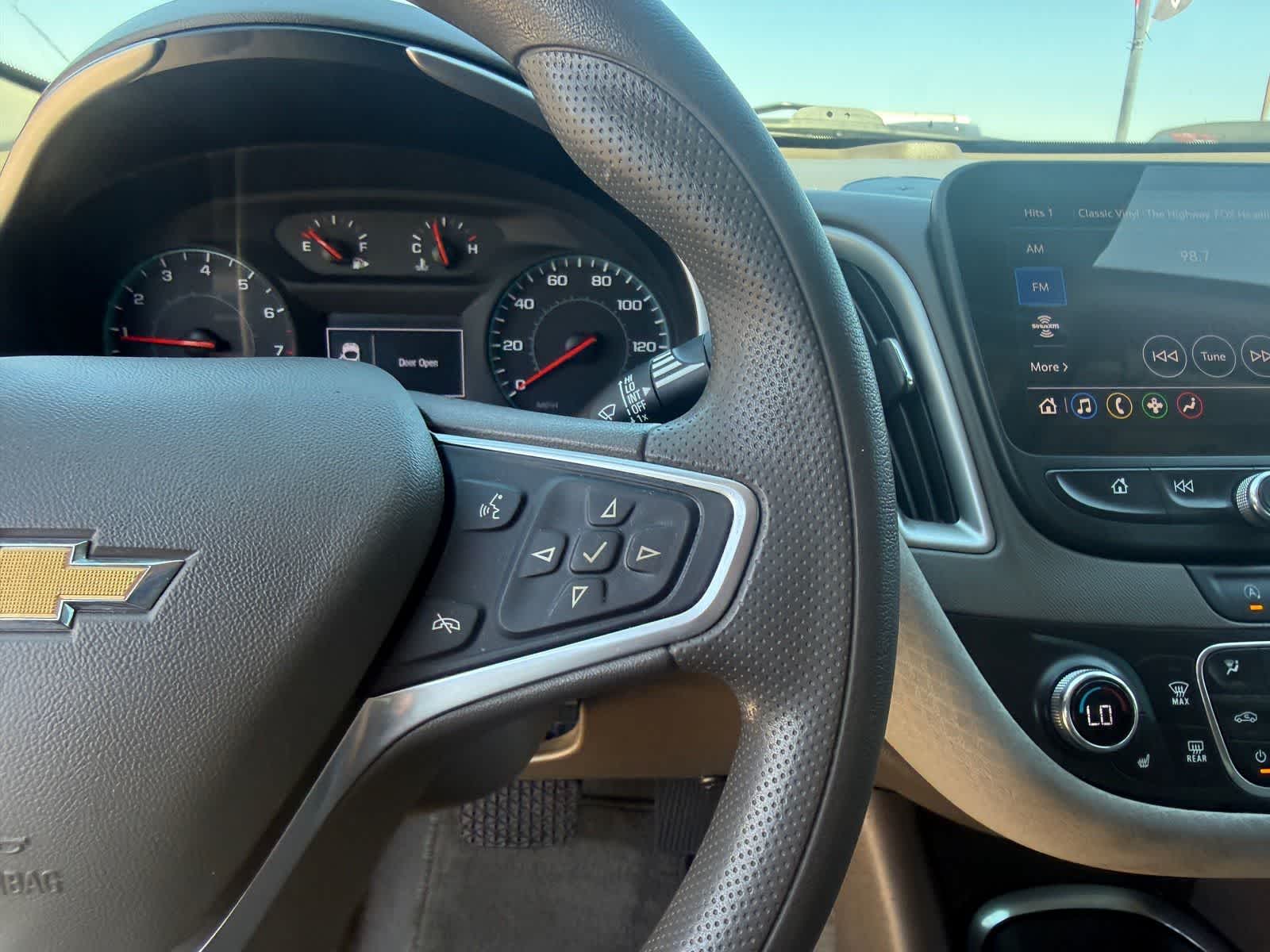 Thumbnail: 2022 Chevrolet Malibu - 20