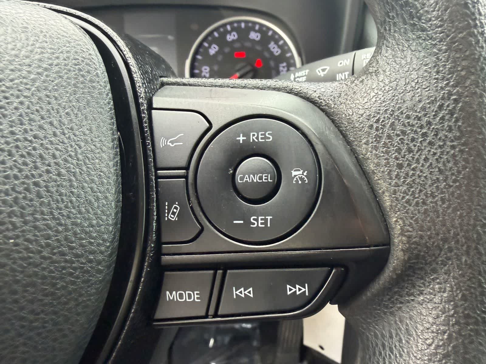 Thumbnail: 2020 Toyota RAV4 - 18