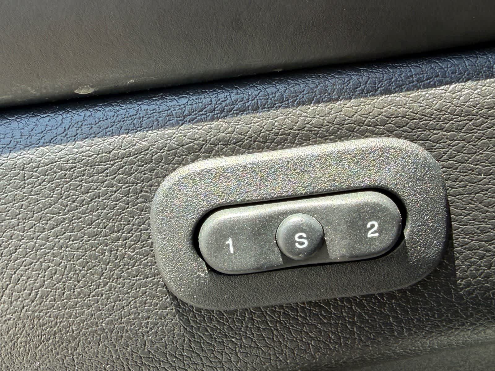 Thumbnail: 2017 Jeep Grand Cherokee - 16