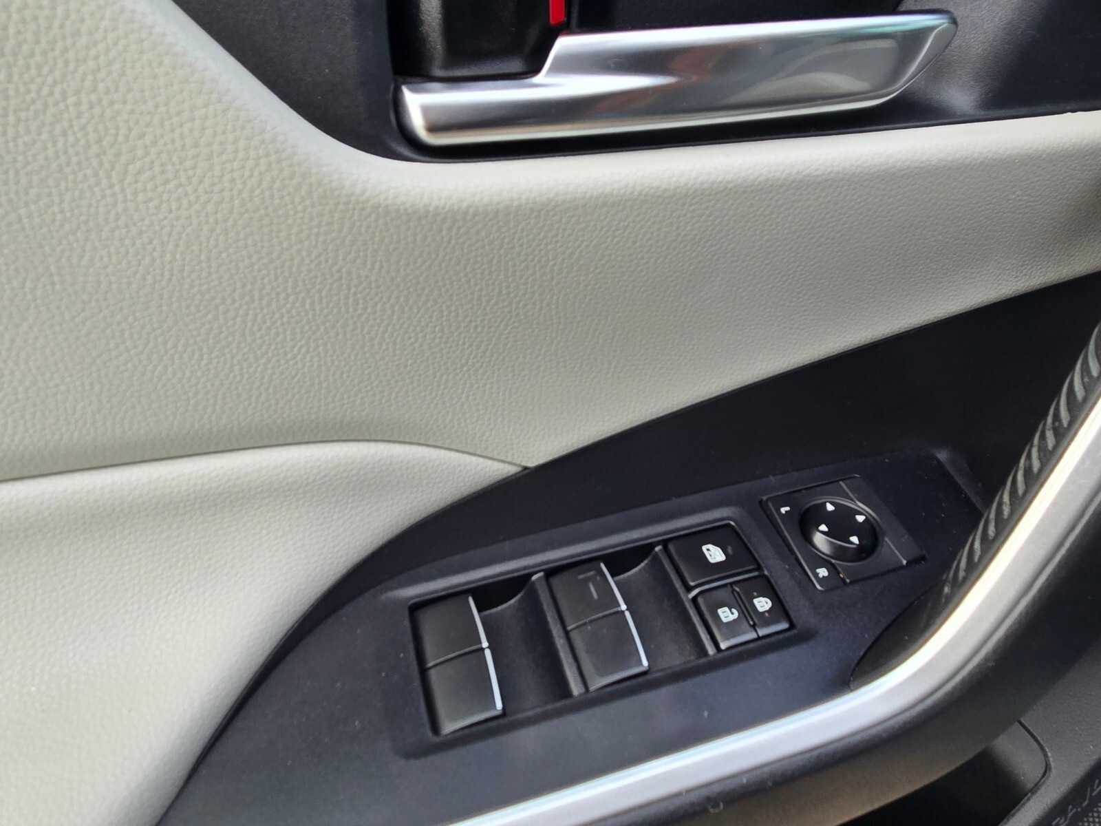 Thumbnail: 2020 Toyota RAV4 - 22