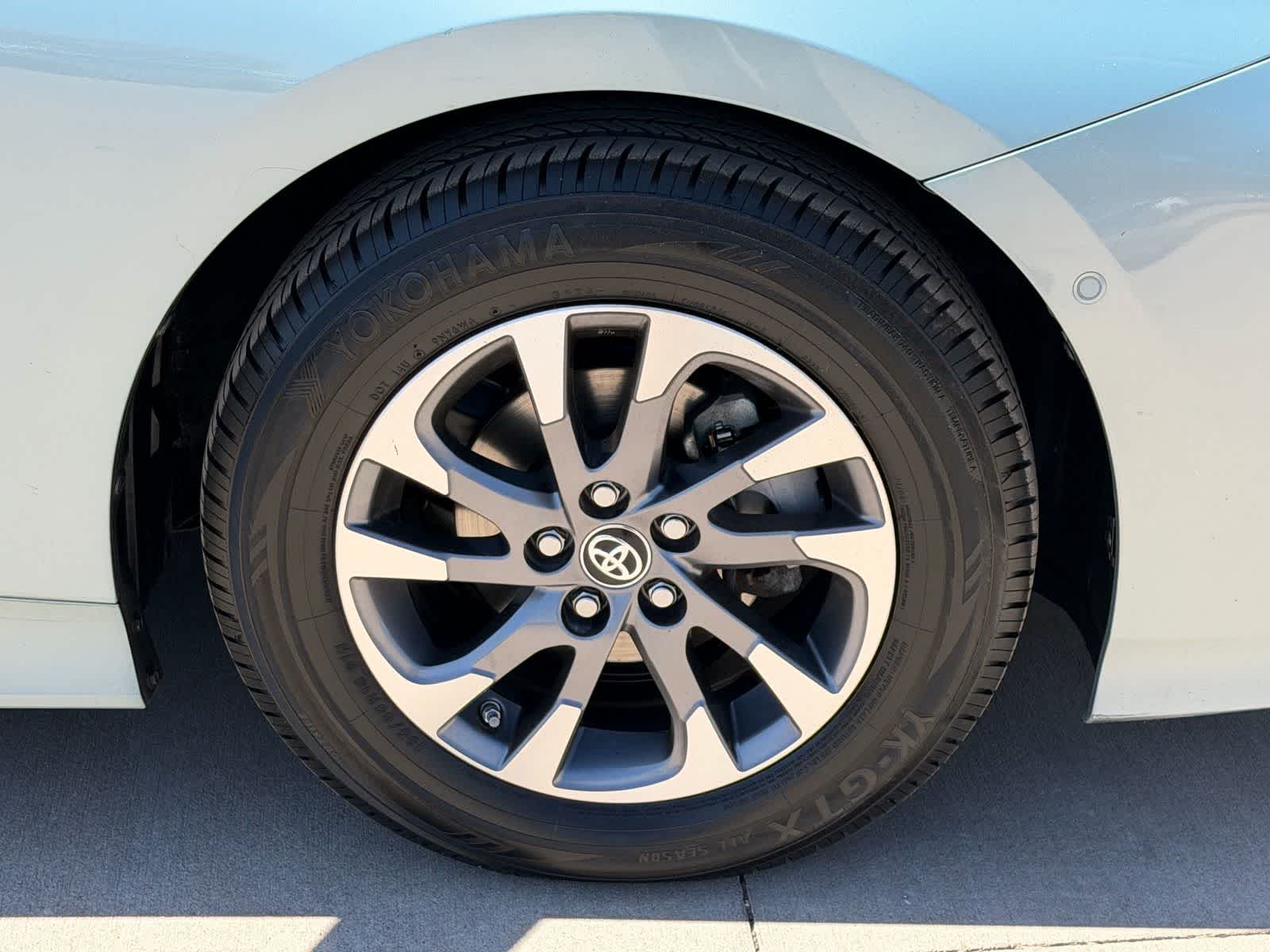 Thumbnail: 2021 Toyota Prius - 10