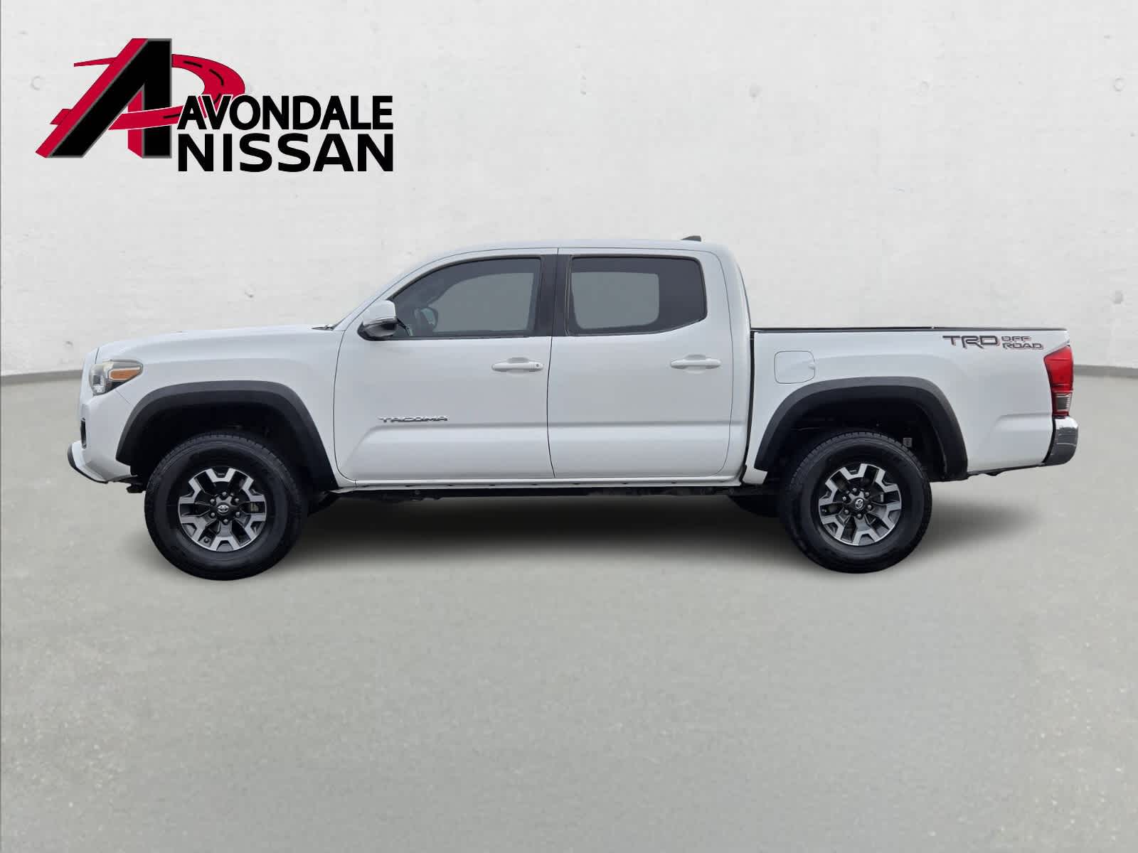 Thumbnail: 2017 Toyota Tacoma - 3