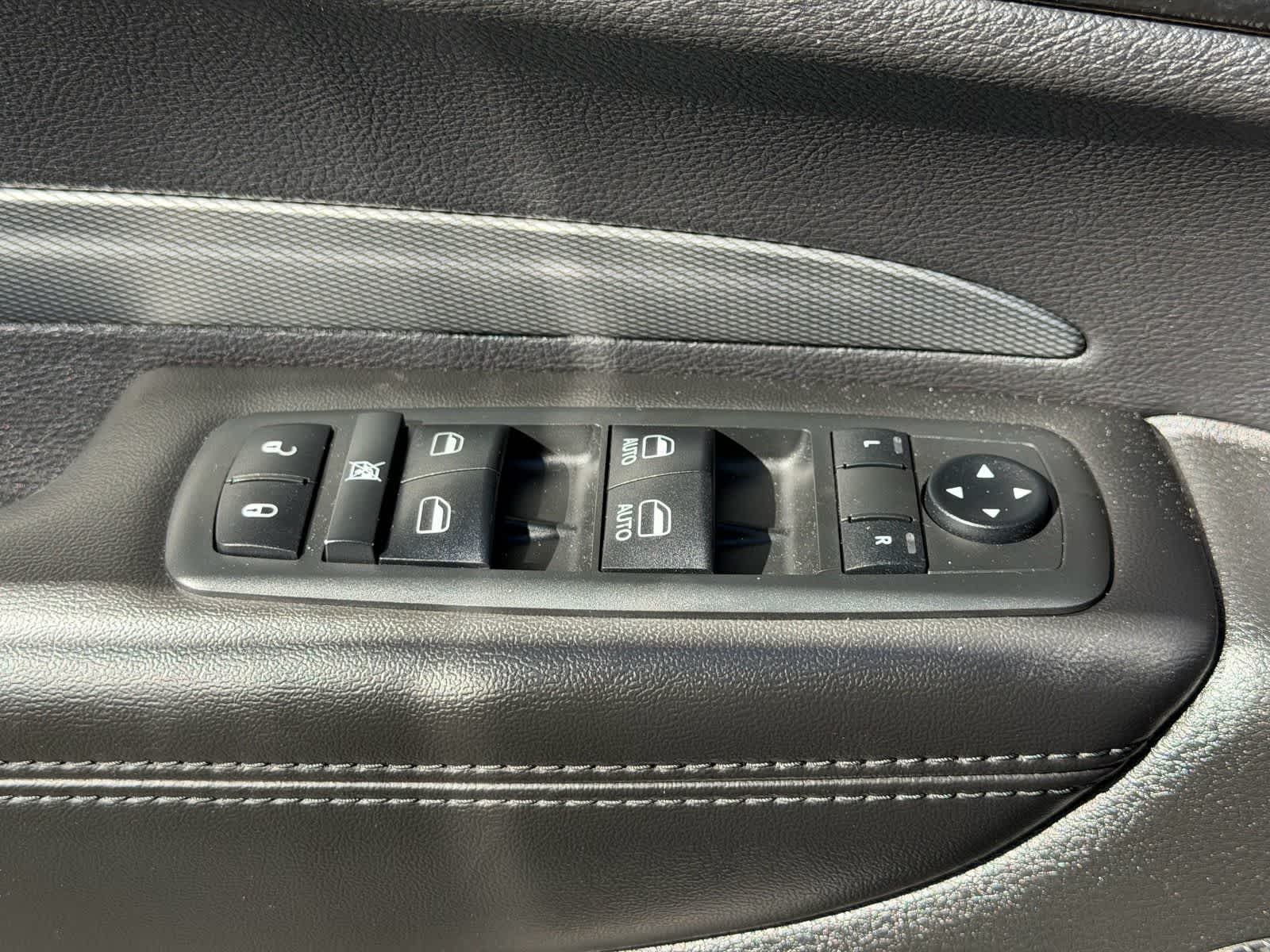 Thumbnail: 2019 Dodge Durango - 16