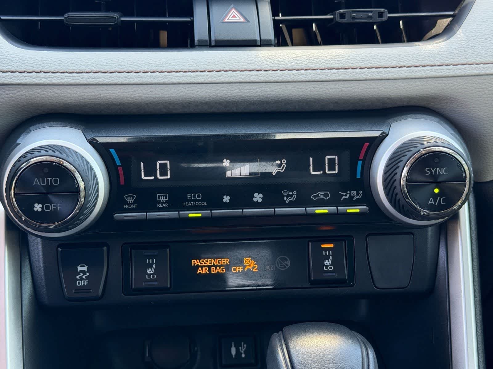 Thumbnail: 2019 Toyota RAV4 - 26