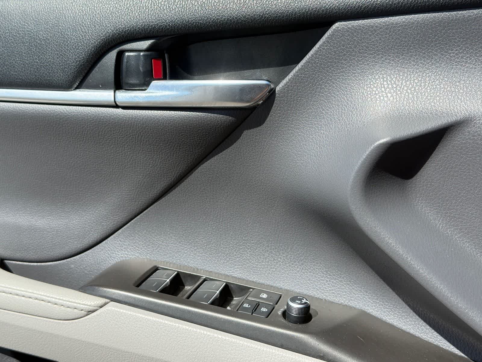 Thumbnail: 2023 Toyota Camry - 32