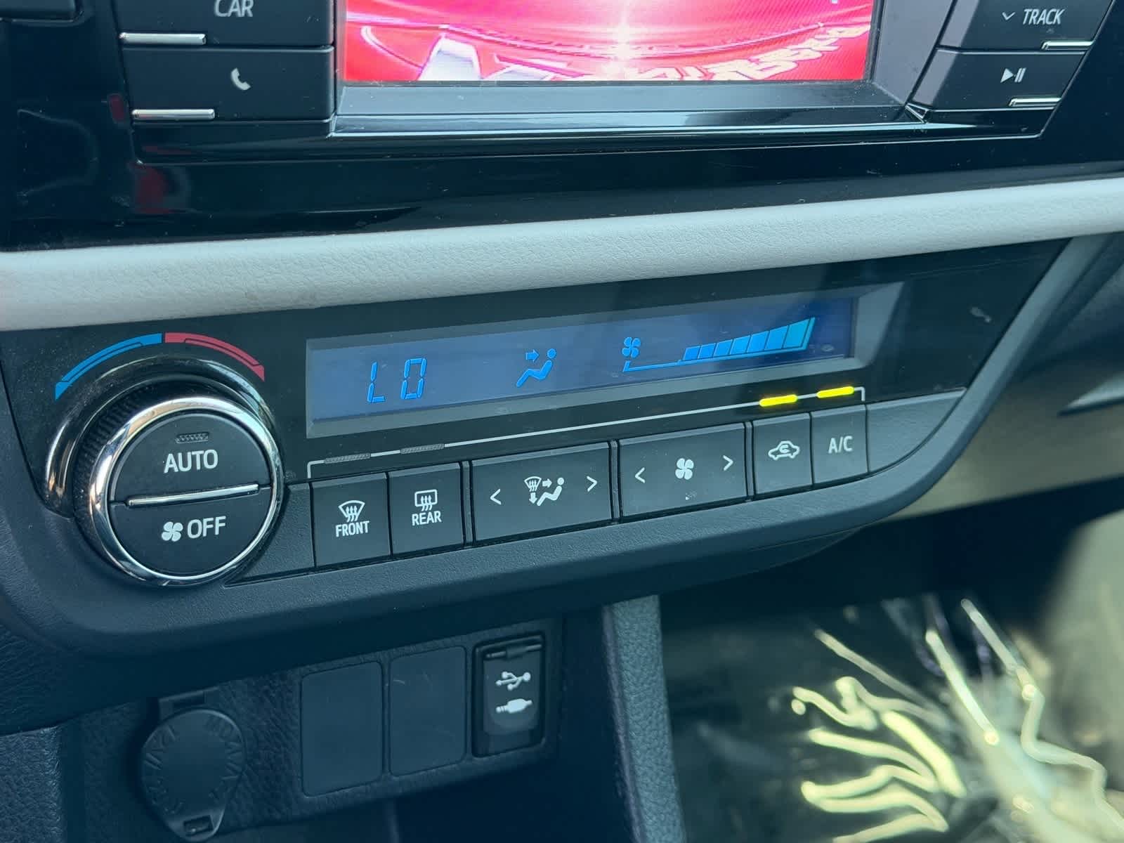 Thumbnail: 2016 Toyota Corolla - 24