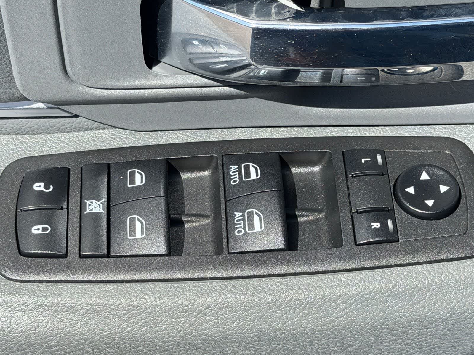 Thumbnail: 2019 RAM 1500 Classic - 16