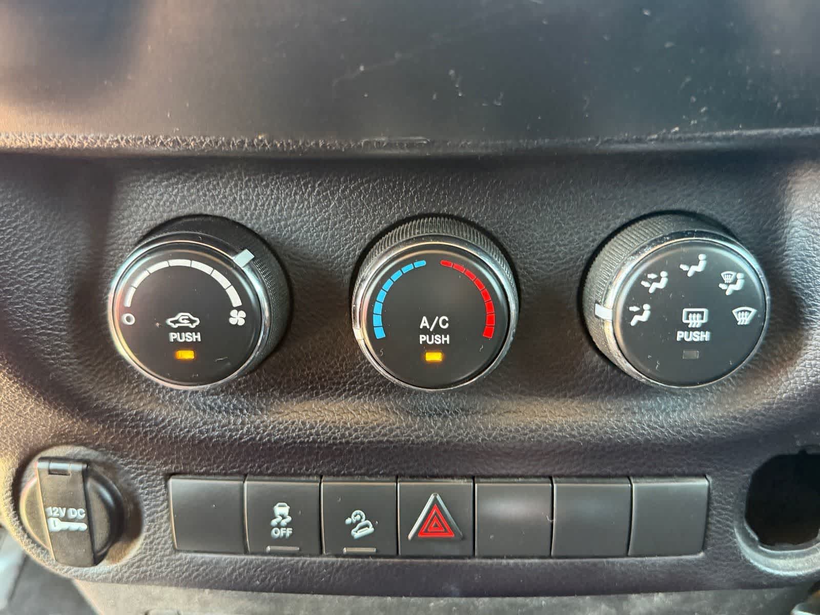 Thumbnail: 2014 Jeep Wrangler - 20