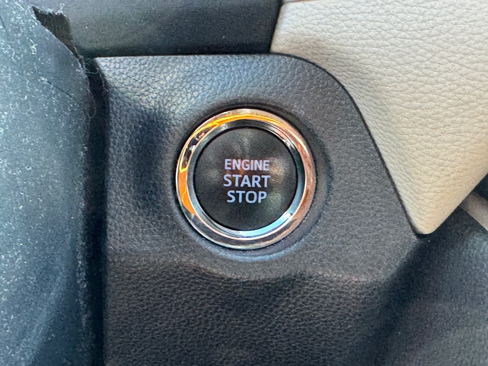 Thumbnail: 2020 Toyota RAV4 - 21