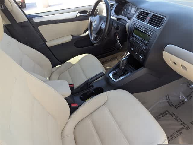 Thumbnail: 2012 Volkswagen Jetta - 12