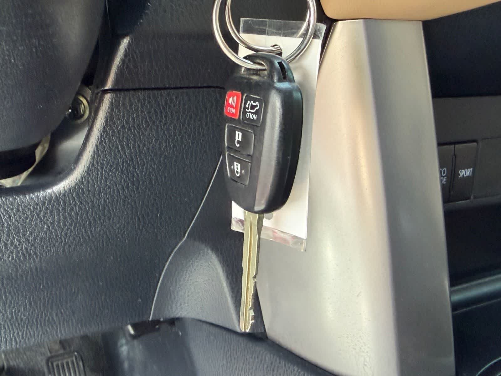Thumbnail: 2016 Toyota RAV4 - 27