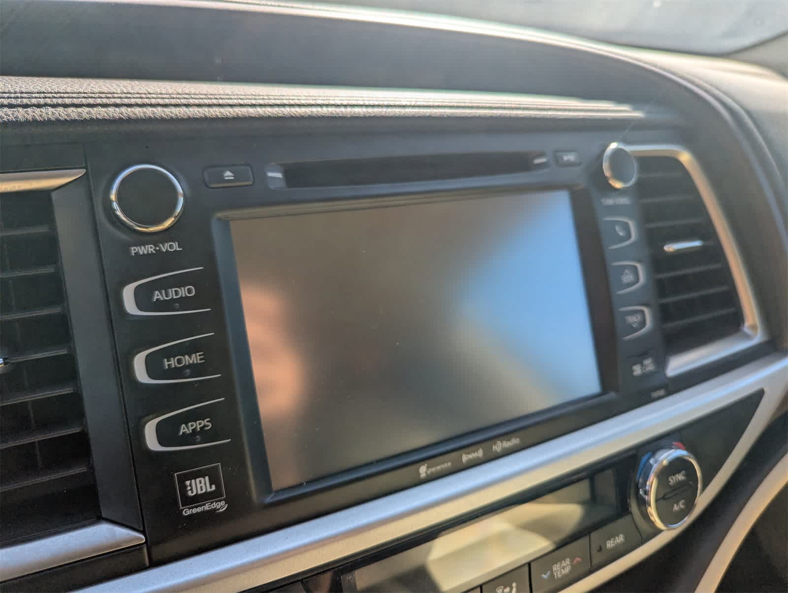 Thumbnail: 2016 Toyota Highlander - 16