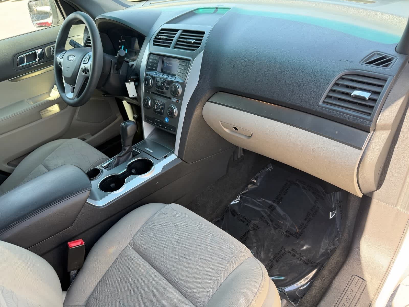 Thumbnail: 2015 Ford Explorer - 10