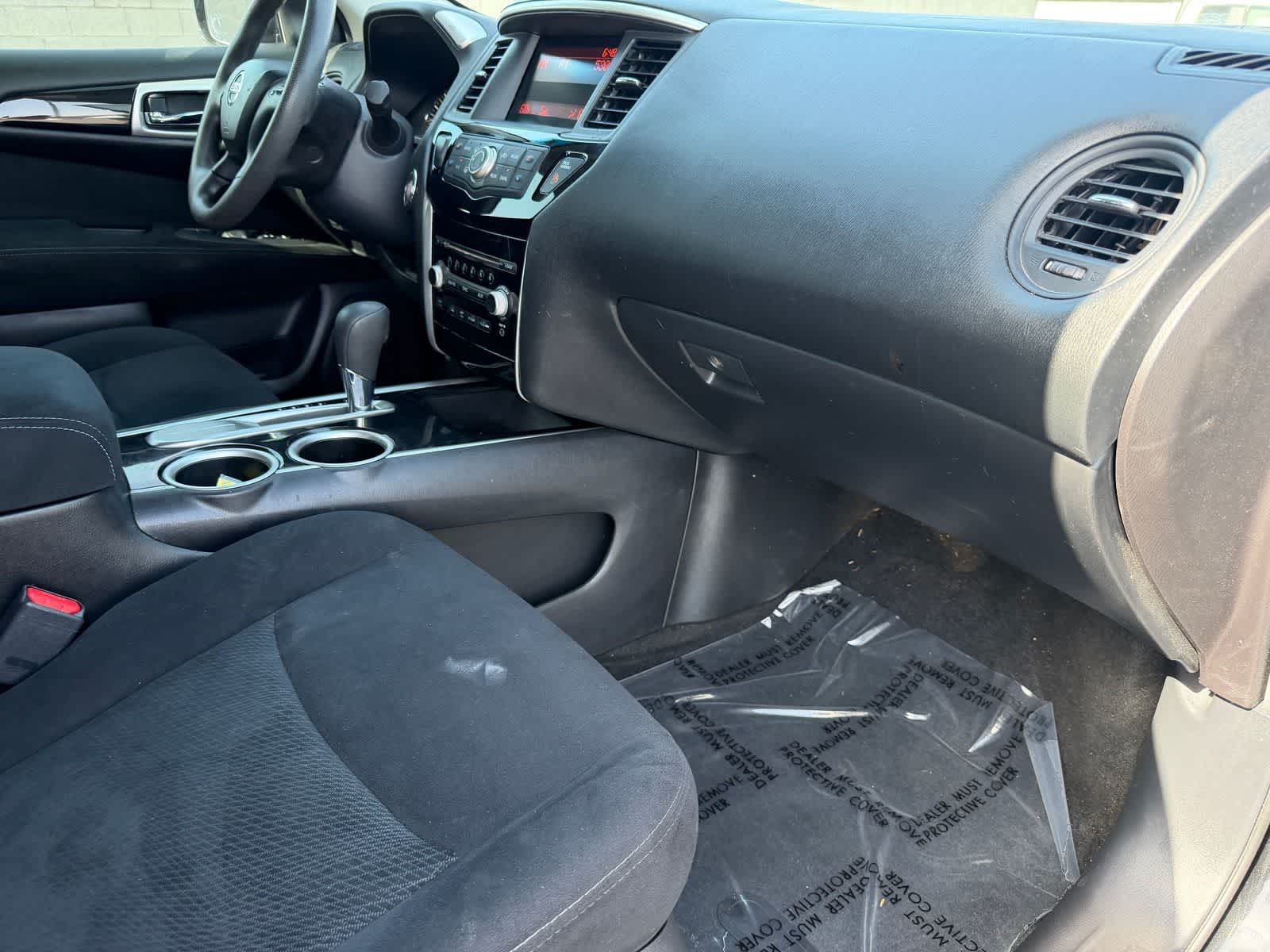 Thumbnail: 2015 Nissan Pathfinder - 10