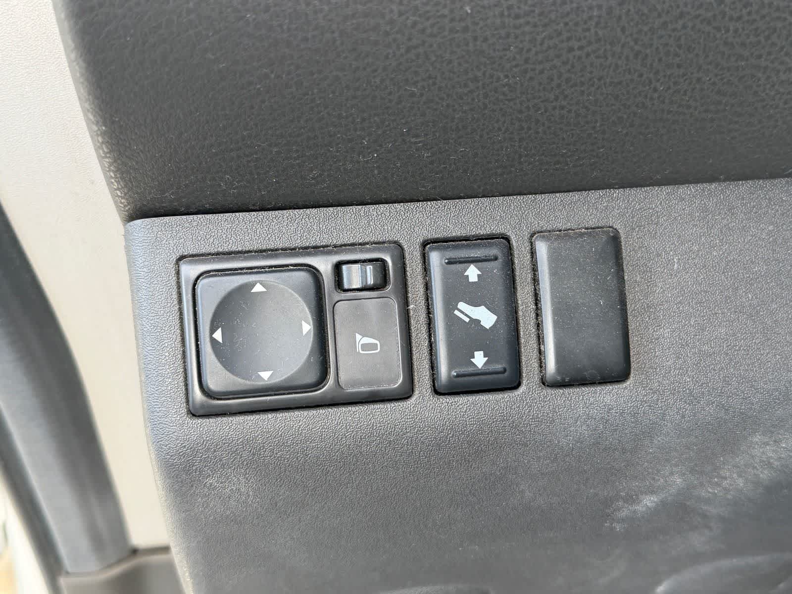 Thumbnail: 2008 Nissan Pathfinder - 8