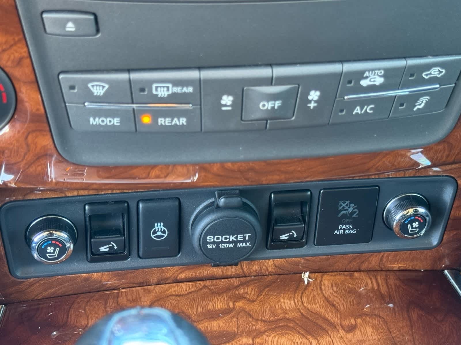 Thumbnail: 2015 INFINITI QX80 - 28