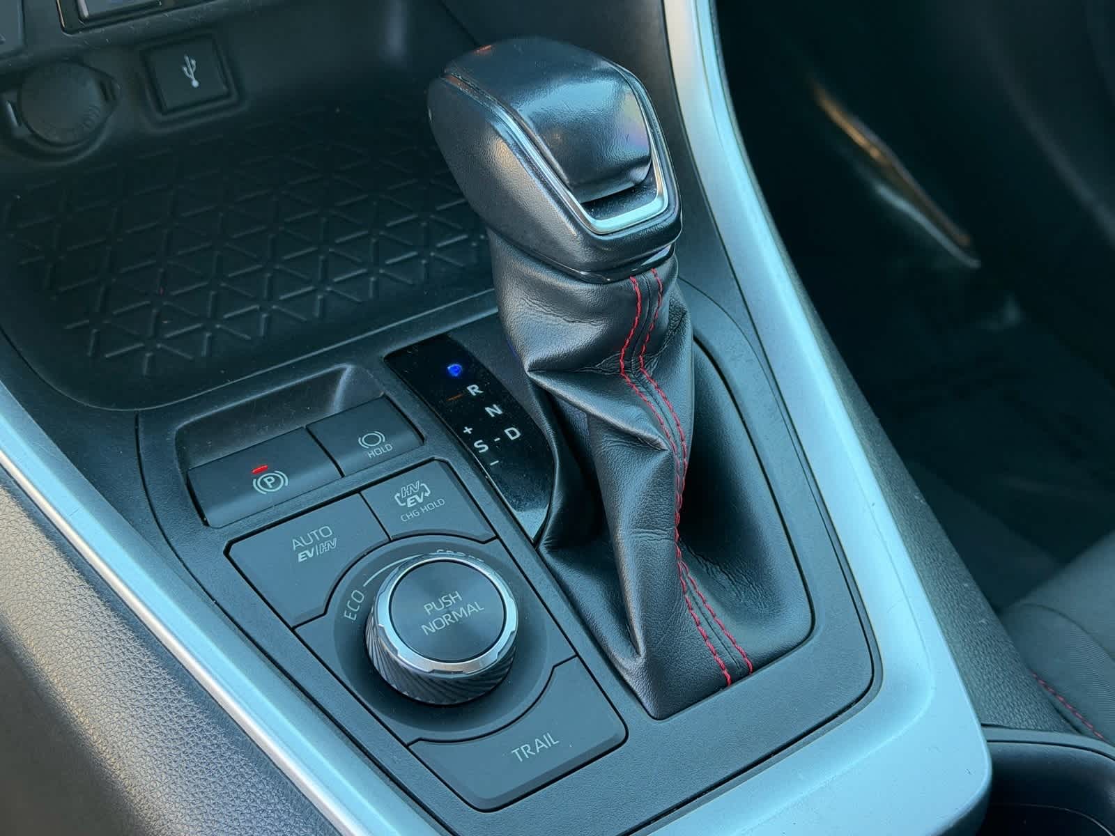 Thumbnail: 2022 Toyota RAV4 - 29