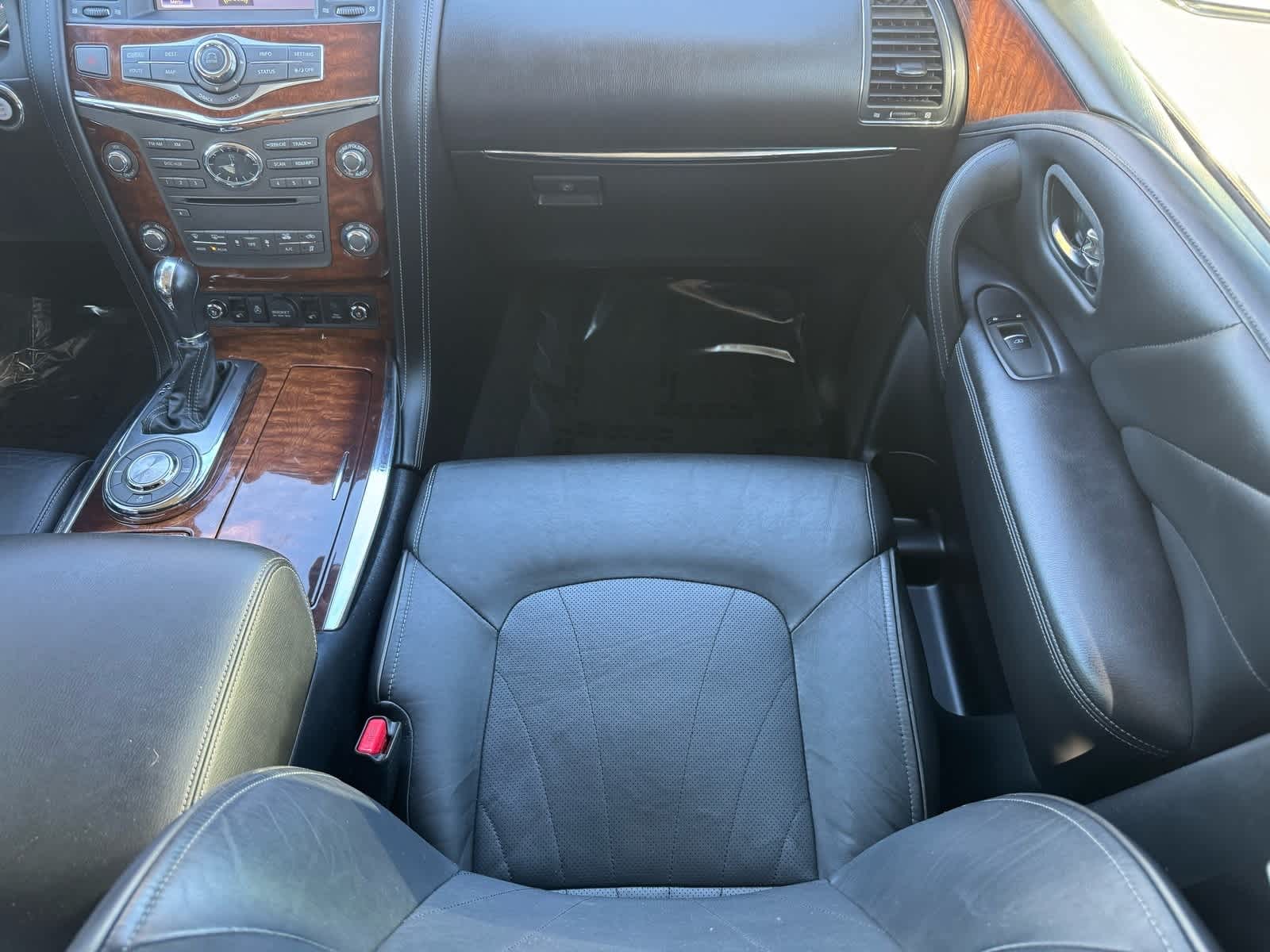 Thumbnail: 2015 INFINITI QX80 - 16