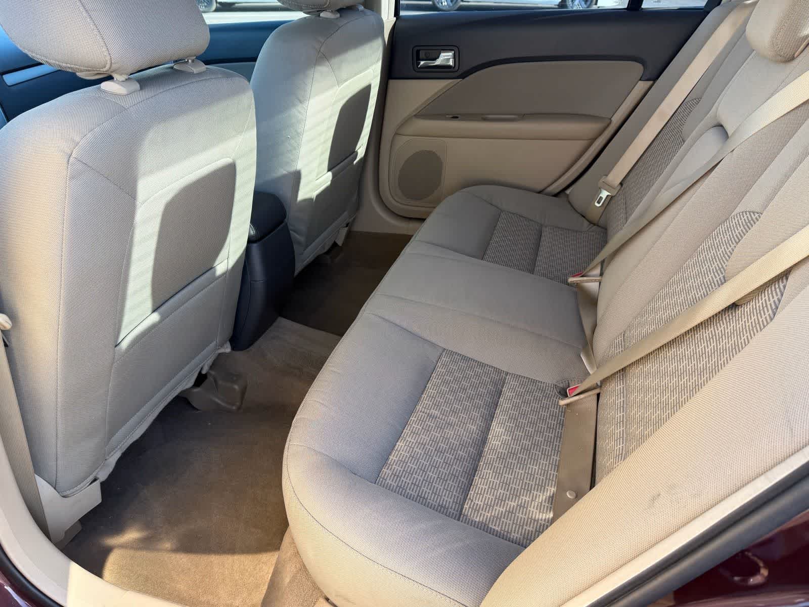 Thumbnail: 2011 Ford Fusion - 15