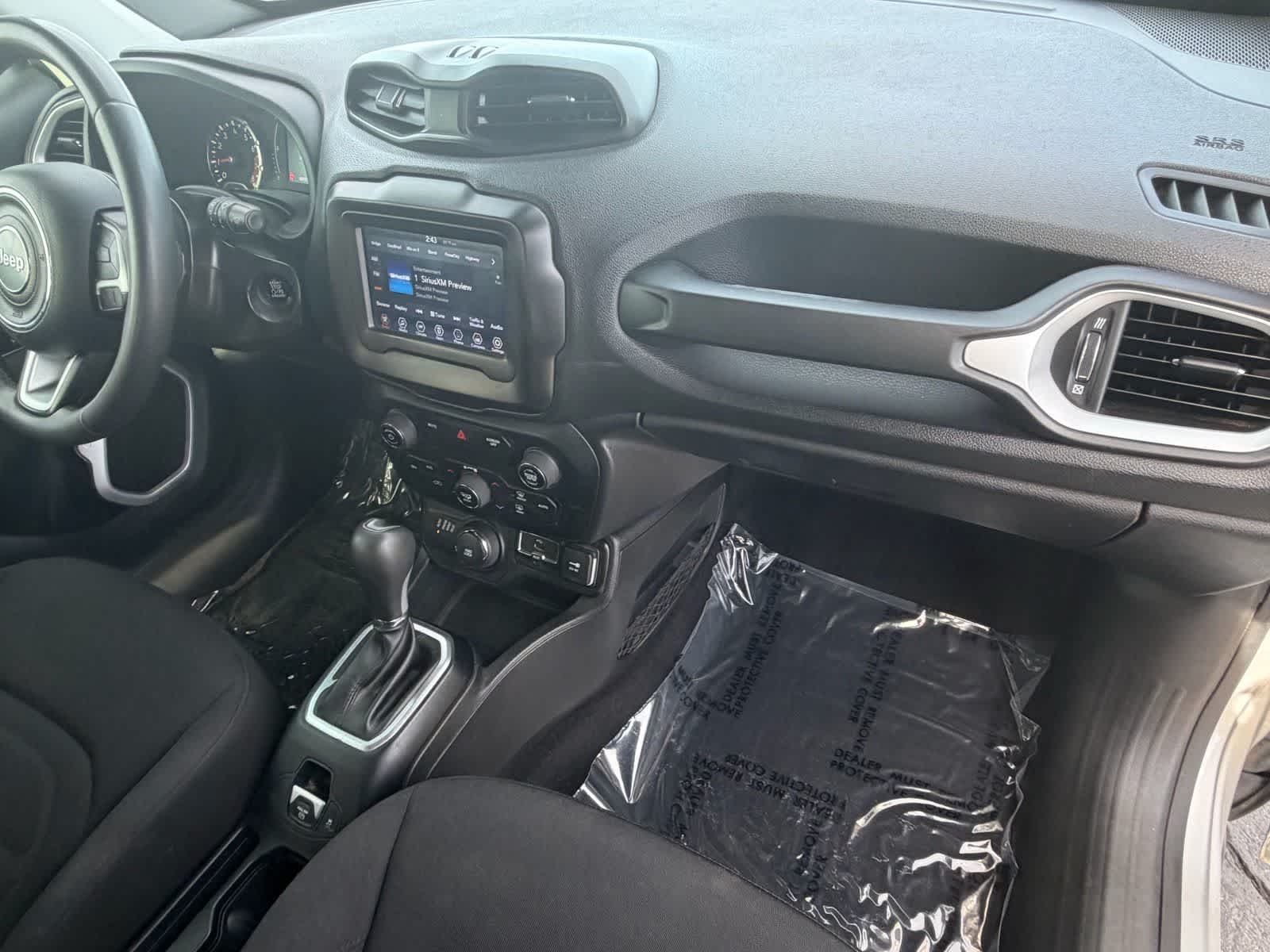 Thumbnail: 2019 Jeep Renegade - 10