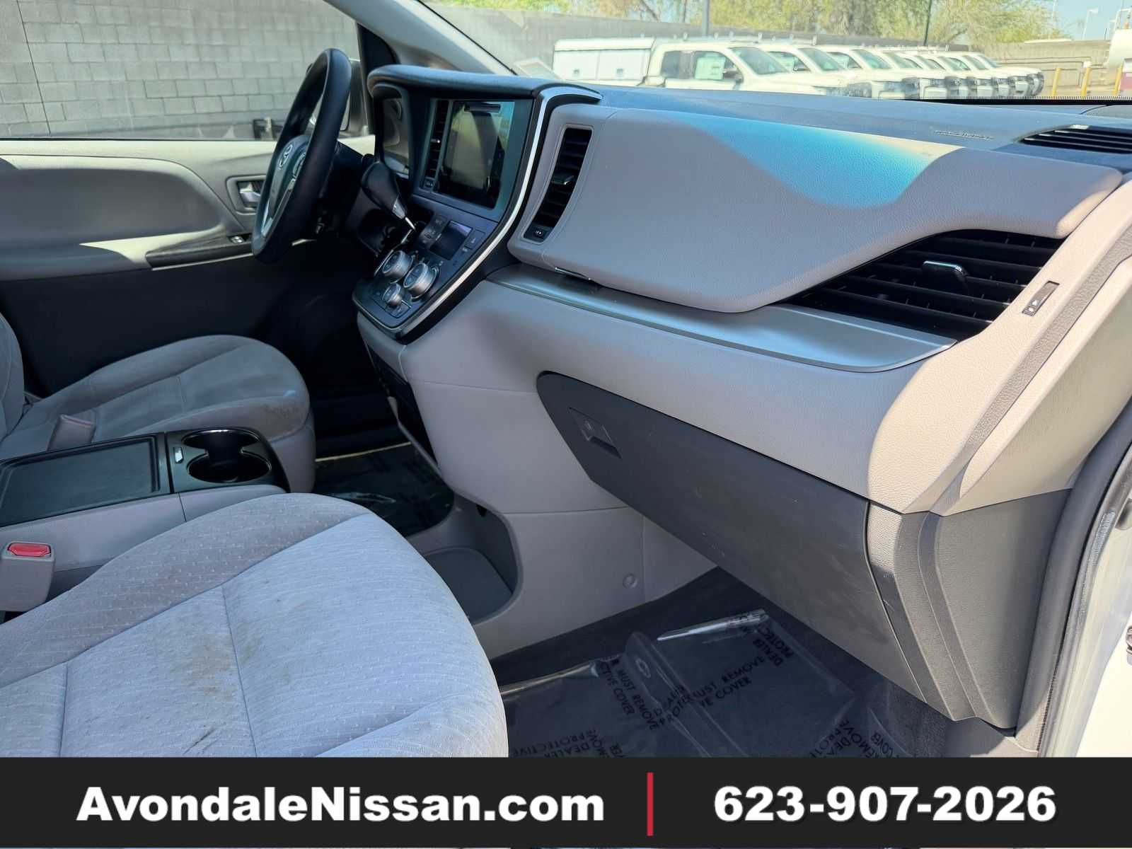 Thumbnail: 2017 Toyota Sienna - 1